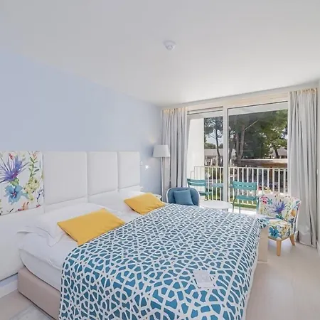 Amadria Park Family Jakov Hotell 4*