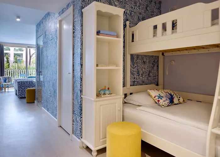 מלון Amadria Park Family Jakov 4*