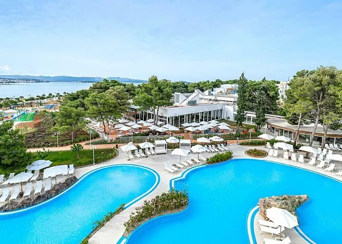 Amadria Park Family Jakov Hotel 4*
